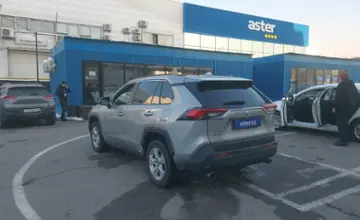 Toyota RAV4 2019 года за 14 000 000 тг. в Алматы фото 4