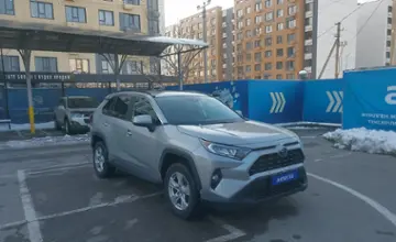 Toyota RAV4 2019 года за 14 000 000 тг. в Алматы фото 2