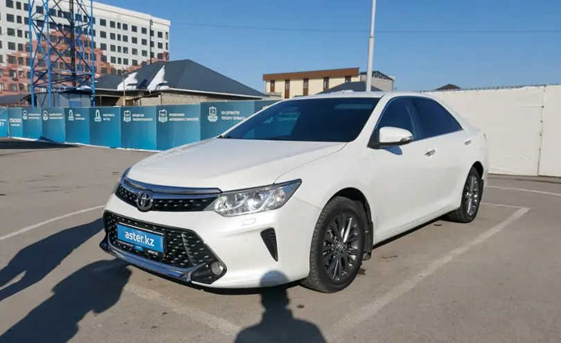 Toyota Camry 2015 года за 11 700 000 тг. в Шымкент