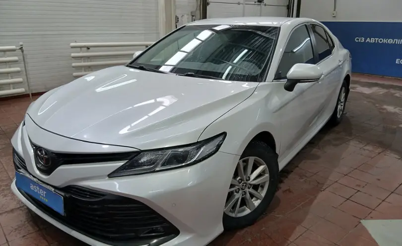 Toyota Camry 2021 года за 11 500 000 тг. в Астана