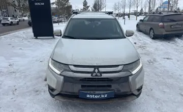 Mitsubishi Outlander 2017 года за 8 500 000 тг. в Астана фото 2