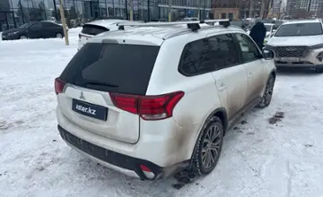 Mitsubishi Outlander 2017 года за 8 500 000 тг. в Астана