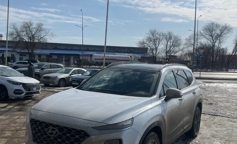 Hyundai Santa Fe 2019 года за 12 500 000 тг. в Уральск