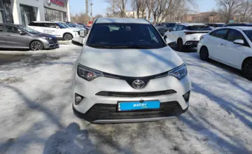 Toyota RAV4 2018 года за 11 700 000 тг. в Актобе фото 2