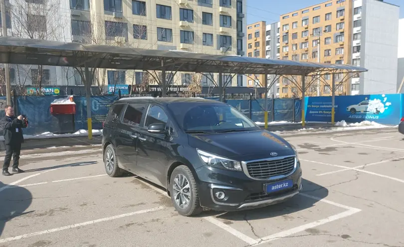 Kia Carnival 2017 года за 12 500 000 тг. в Алматы фото 2