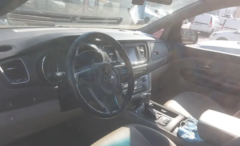 Kia Carnival 2017 года за 12 500 000 тг. в Алматы фото 5