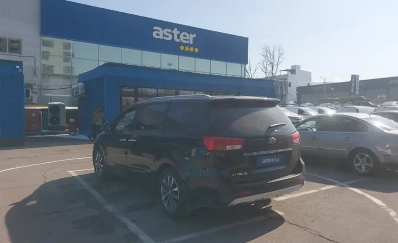 Kia Carnival 2017 года за 12 500 000 тг. в Алматы фото 4