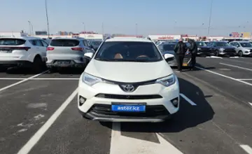 Toyota RAV4 2017 года за 10 400 000 тг. в Алматы фото 2