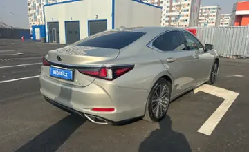 Lexus ES 2023 года за 35 000 000 тг. в Алматы