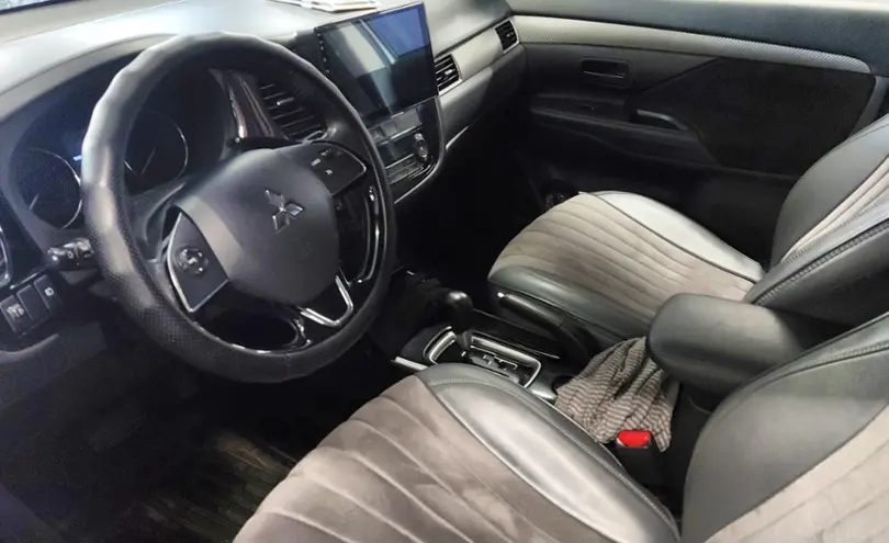 Mitsubishi Outlander 2018 года за 9 800 000 тг. в Астана фото 5