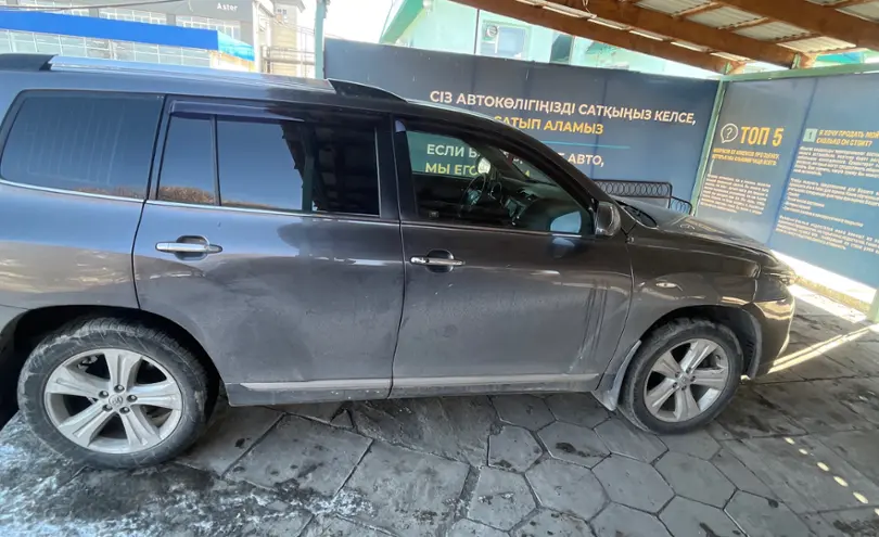 Toyota Highlander 2013 года за 14 000 000 тг. в Талдыкорган фото 4