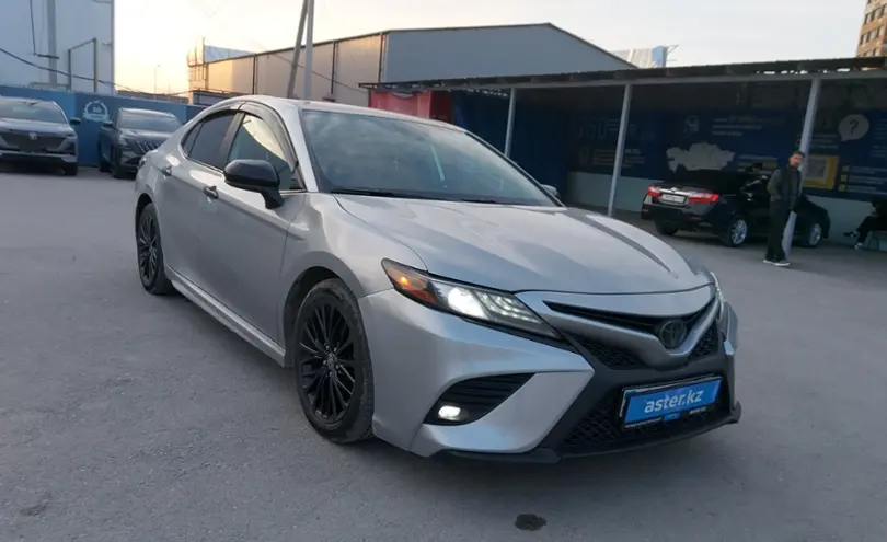 Toyota Camry 2020 года за 12 500 000 тг. в Шымкент фото 2