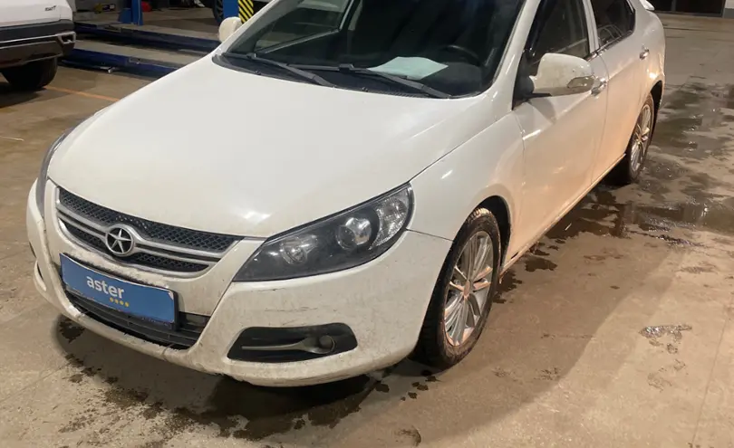 JAC J5 (Heyue) 2015 года за 3 500 000 тг. в Караганда