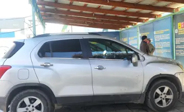 Chevrolet Tracker 2015 года за 4 400 000 тг. в Талдыкорган фото 4