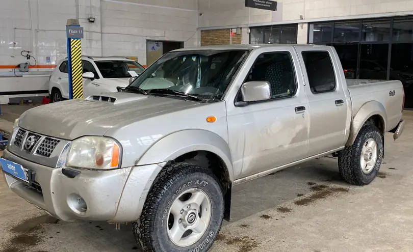 Nissan NP300 2013 года за 4 000 000 тг. в Караганда