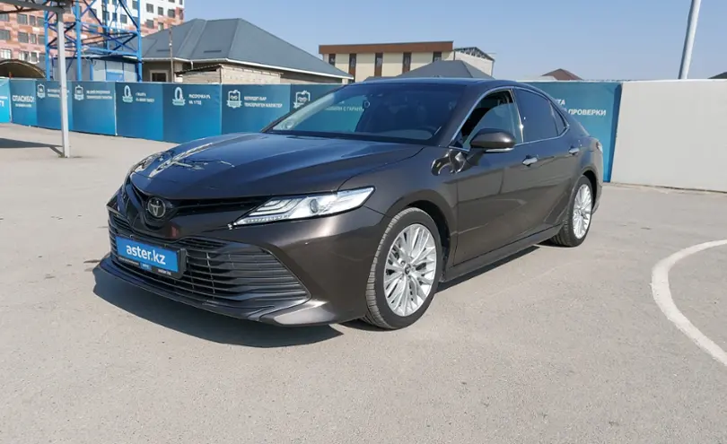 Toyota Camry 2019 года за 13 800 000 тг. в Шымкент
