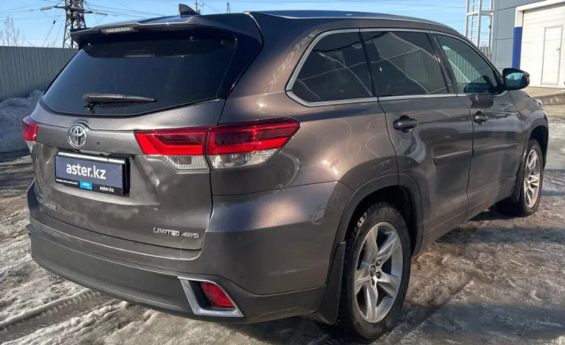 Toyota Highlander 2019 года за 15 500 000 тг. в Уральск фото 5