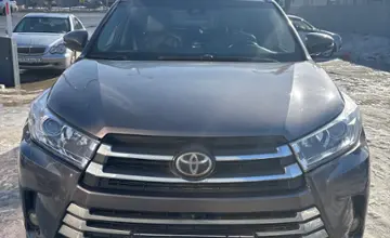 Toyota Highlander 2019 года за 15 500 000 тг. в Уральск фото 2