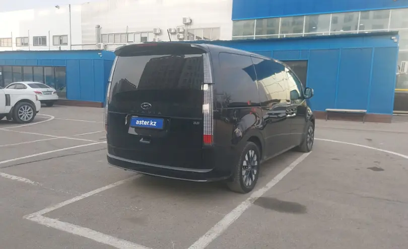 Hyundai Staria 2023 года за 23 000 000 тг. в Алматы фото 3