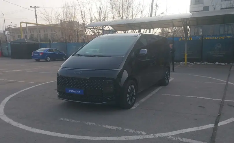 Hyundai Staria 2023 года за 23 000 000 тг. в Алматы