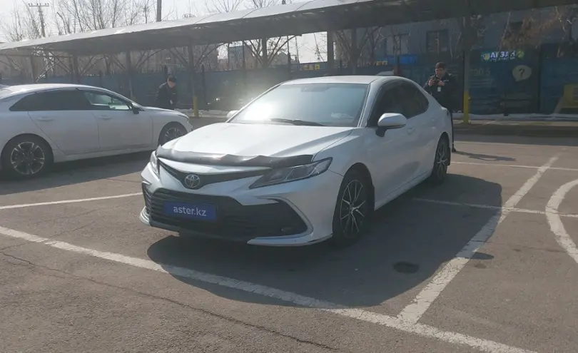 Toyota Camry 2021 года за 11 000 000 тг. в Алматы