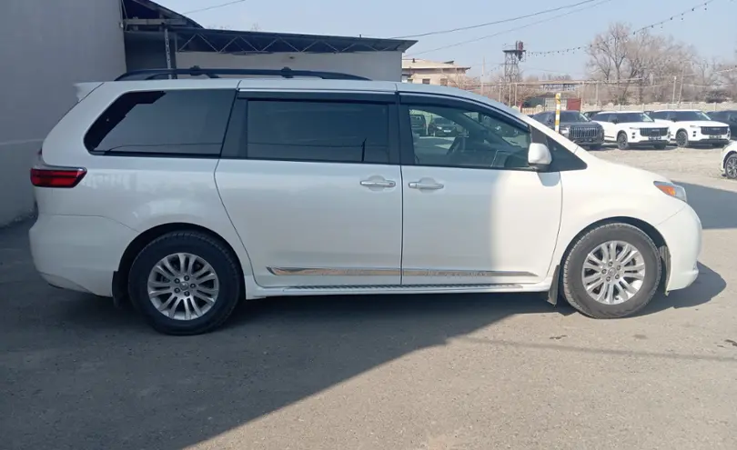 Toyota Sienna 2017 года за 18 000 000 тг. в Тараз фото 4