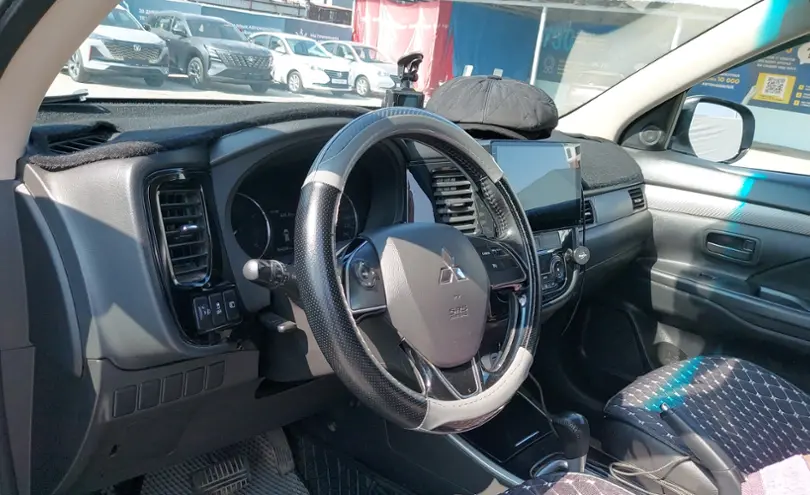 Mitsubishi Outlander 2018 года за 8 500 000 тг. в Шымкент фото 5