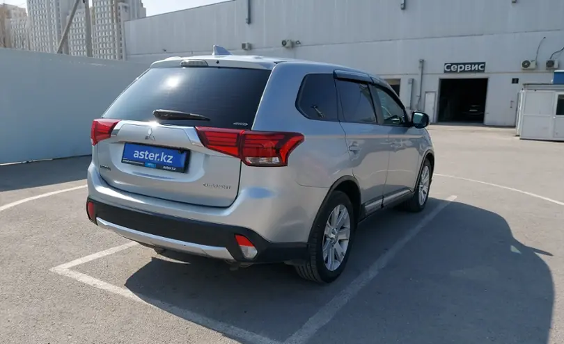Mitsubishi Outlander 2018 года за 8 500 000 тг. в Шымкент фото 3