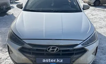 Hyundai Elantra 2019 года за 6 500 000 тг. в Уральск фото 2