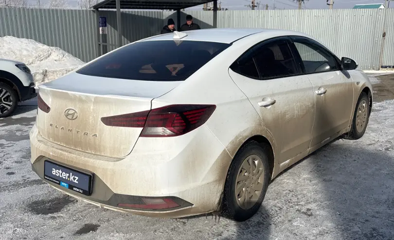 Hyundai Elantra 2019 года за 6 500 000 тг. в Уральск фото 5