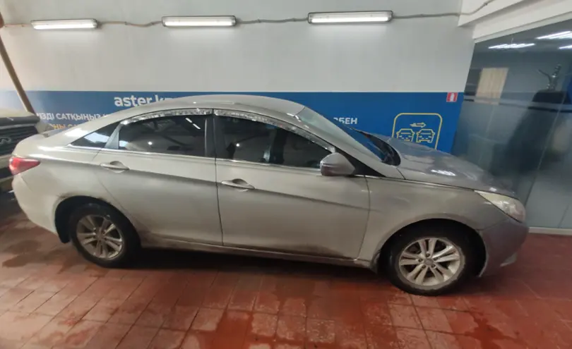 Hyundai Sonata 2010 года за 5 000 000 тг. в Астана фото 4