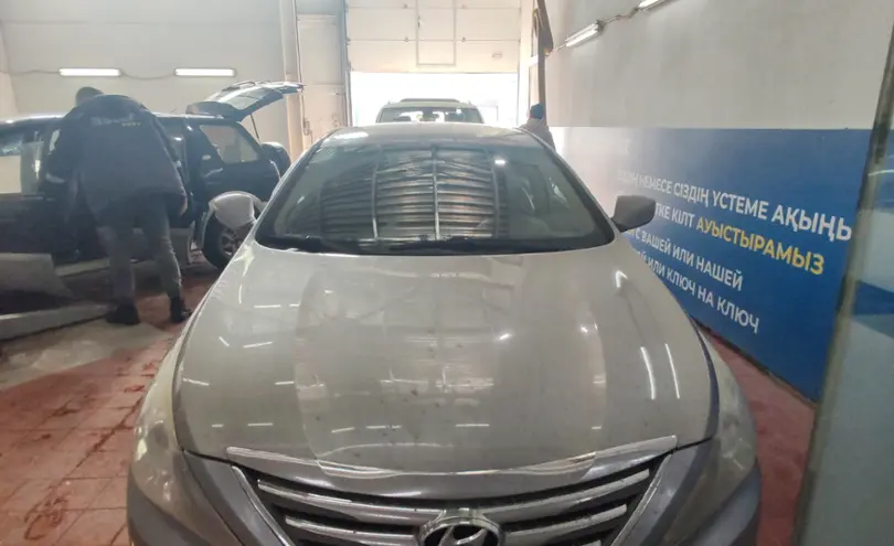 Hyundai Sonata 2010 года за 5 000 000 тг. в Астана фото 2