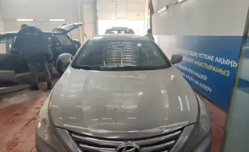 Hyundai Sonata 2010 года за 5 000 000 тг. в Астана фото 2
