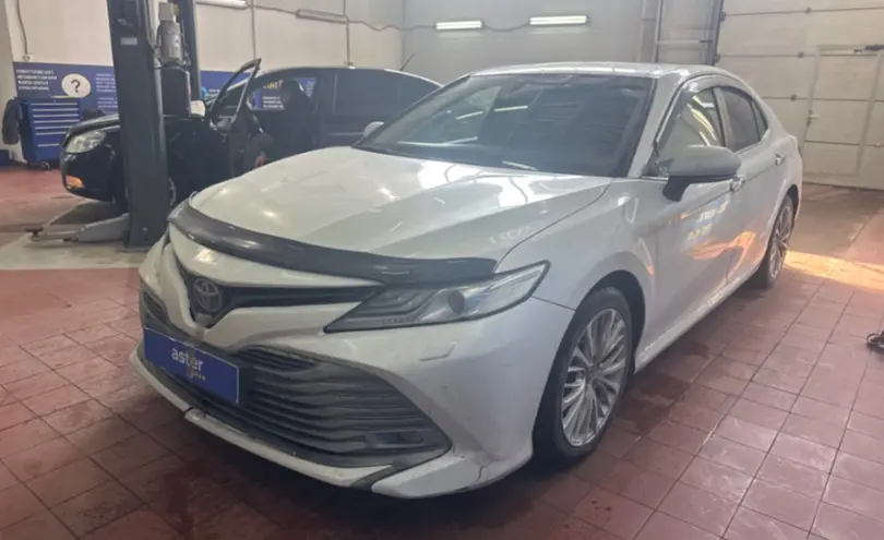 Toyota Camry 2019 года за 9 000 000 тг. в Астана