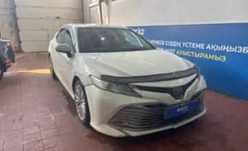 Toyota Camry 2019 года за 9 000 000 тг. в Астана фото 3