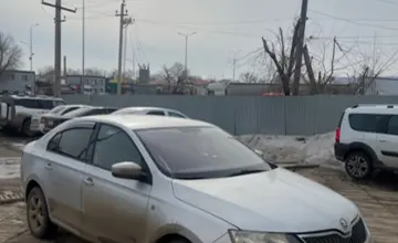 Skoda Rapid 2015 года за 3 500 000 тг. в Уральск фото 3