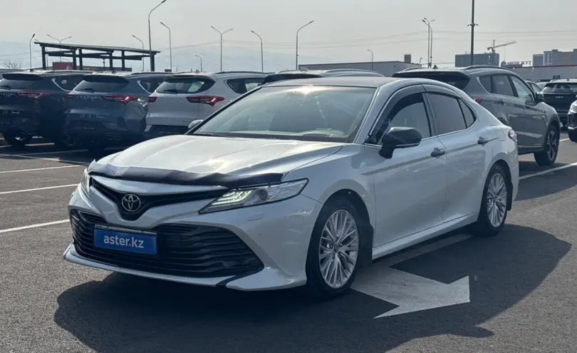 Toyota Camry 2018 года за 16 000 000 тг. в Алматы