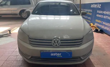 Volkswagen Passat 2014 года за 6 800 000 тг. в Астана фото 2