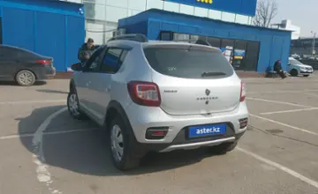 Renault Sandero 2015 года за 4 500 000 тг. в Алматы фото 4