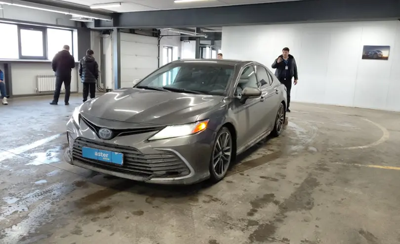Toyota Camry 2018 года за 11 550 000 тг. в Астана