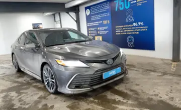 Toyota Camry 2018 года за 11 550 000 тг. в Астана фото 2