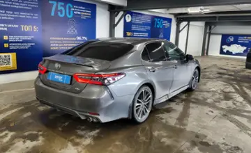 Toyota Camry 2018 года за 11 550 000 тг. в Астана фото 3