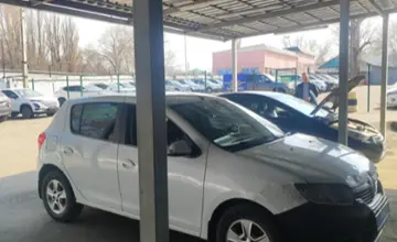 Renault Sandero 2015 года за 3 000 000 тг. в Алматы фото 4