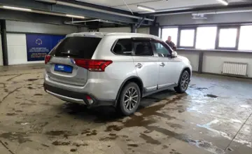 Mitsubishi Outlander 2015 года за 7 900 000 тг. в Астана фото 3