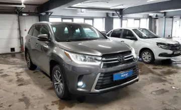 Toyota Highlander 2018 года за 20 000 000 тг. в Астана фото 2