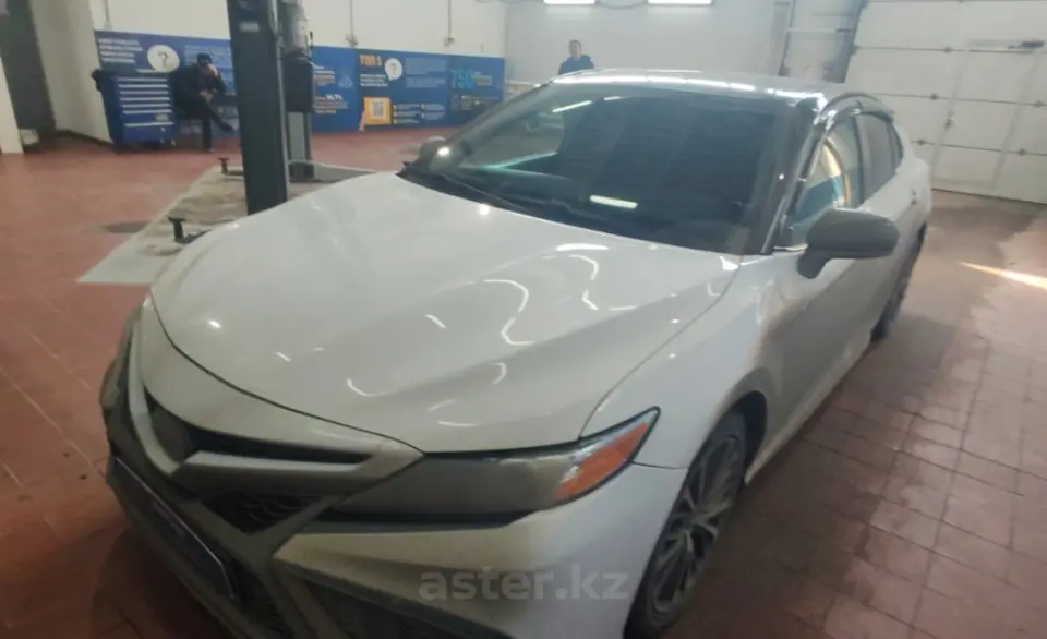 Toyota Camry 2019 года за 10 000 000 тг. в Астана