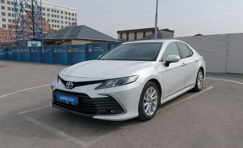 Toyota Camry 2022 года за 13 500 000 тг. в Шымкент