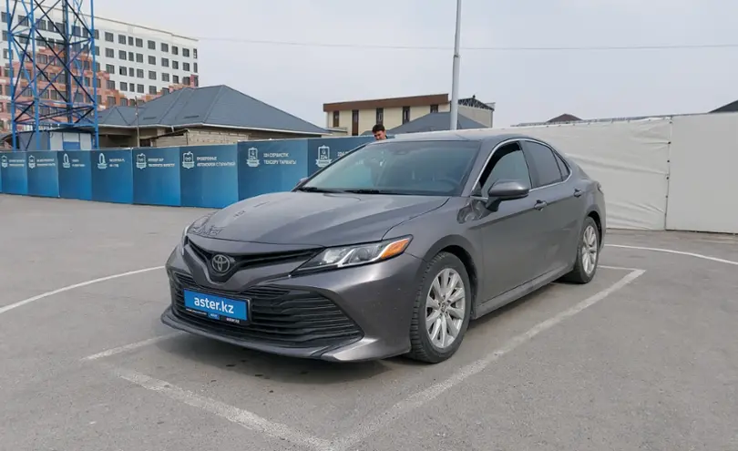 Toyota Camry 2017 года за 12 000 000 тг. в Шымкент