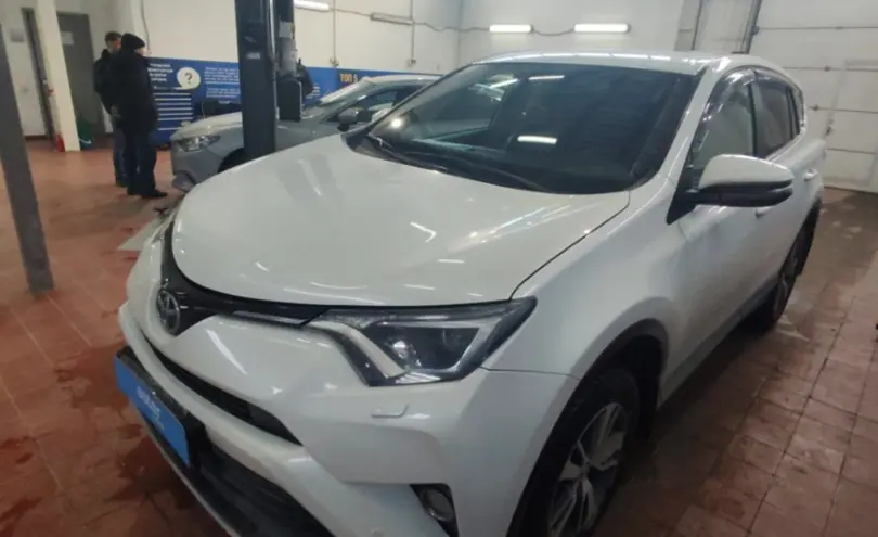 Toyota RAV4 2017 года за 10 500 000 тг. в Астана