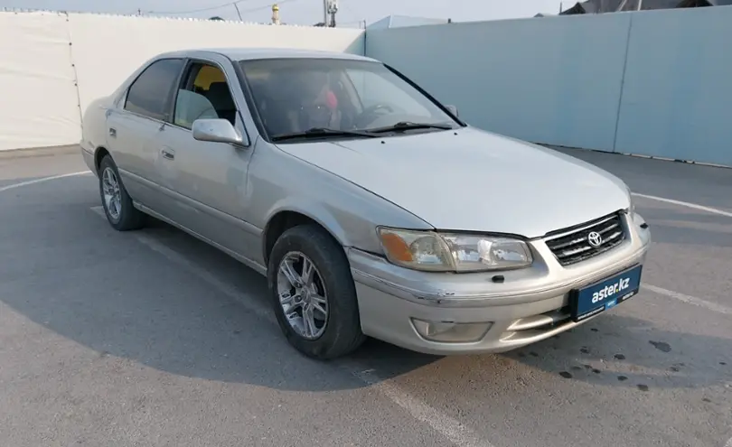 Toyota Camry 2000 года за 3 500 000 тг. в Шымкент фото 2